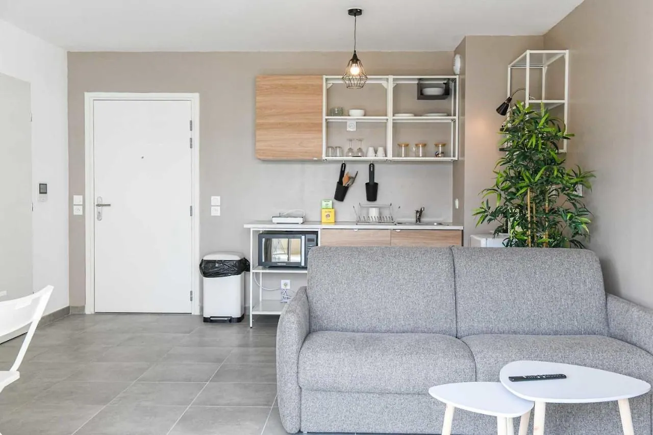 Appart Avec Terrasse Et Parking A 2 Min Du Metro Marseille France