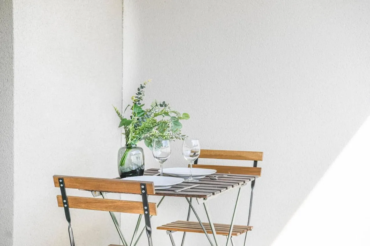Appart Avec Terrasse Et Parking A 2 Min Du Metro Marseille 0*,  France