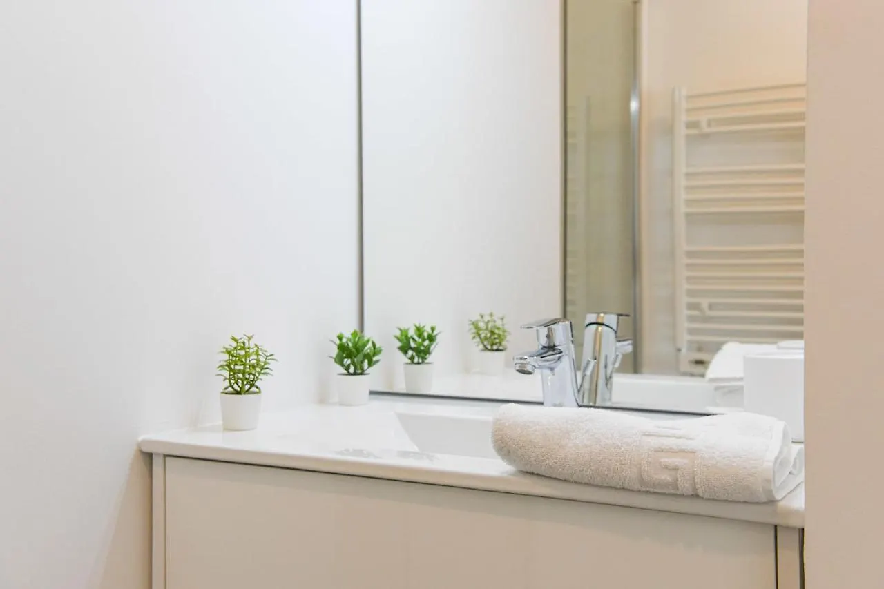 Appartement Appart Avec Terrasse Et Parking A 2 Min Du Metro Marseille France
