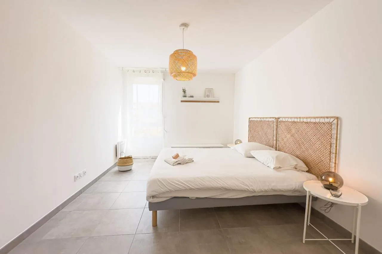 Appart Avec Terrasse Et Parking A 2 Min Du Metro Marseille