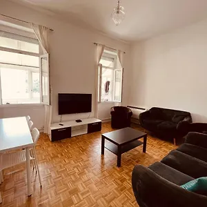 Centre, Superbe Climatise T4 Appartement