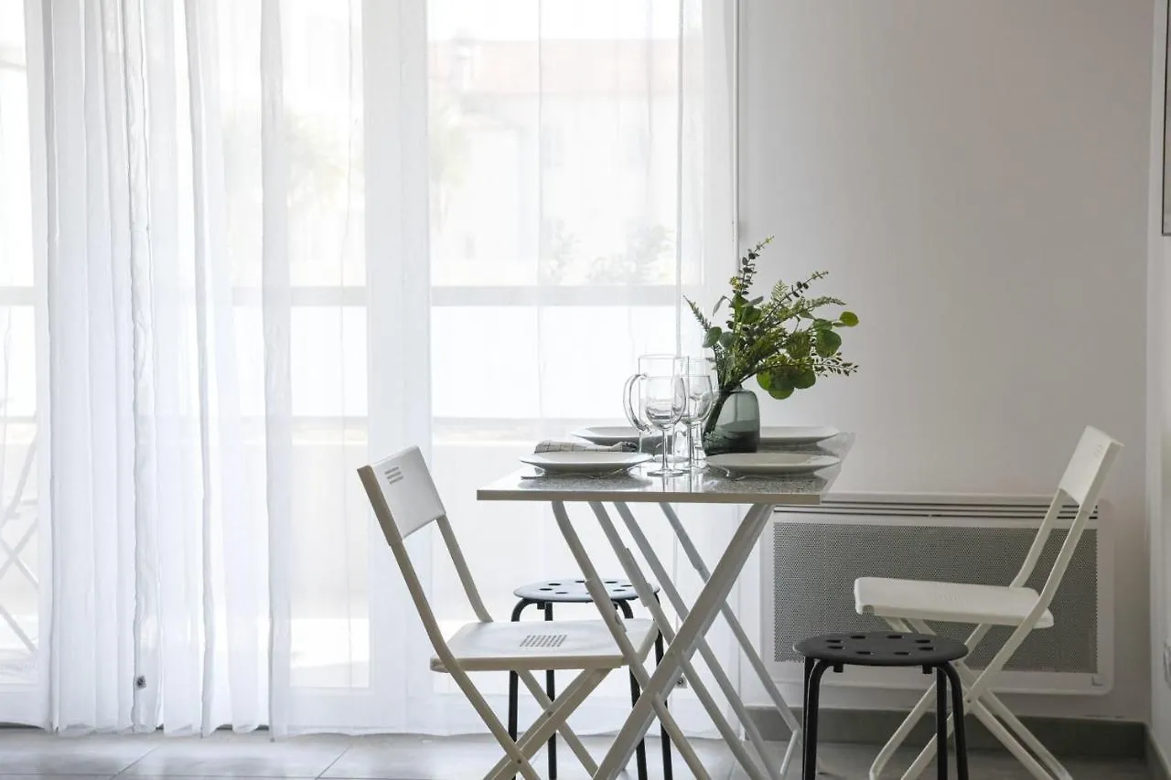 Apartment Appart Avec Terrasse Et Parking A 2 Min Du Metro Marseille