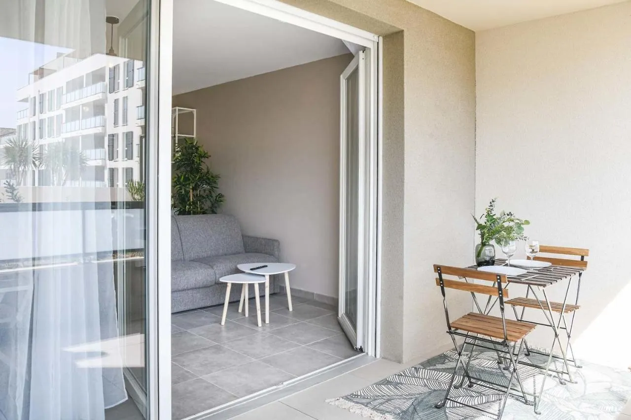 Appart Avec Terrasse Et Parking A 2 Min Du Metro Marseille Apartman